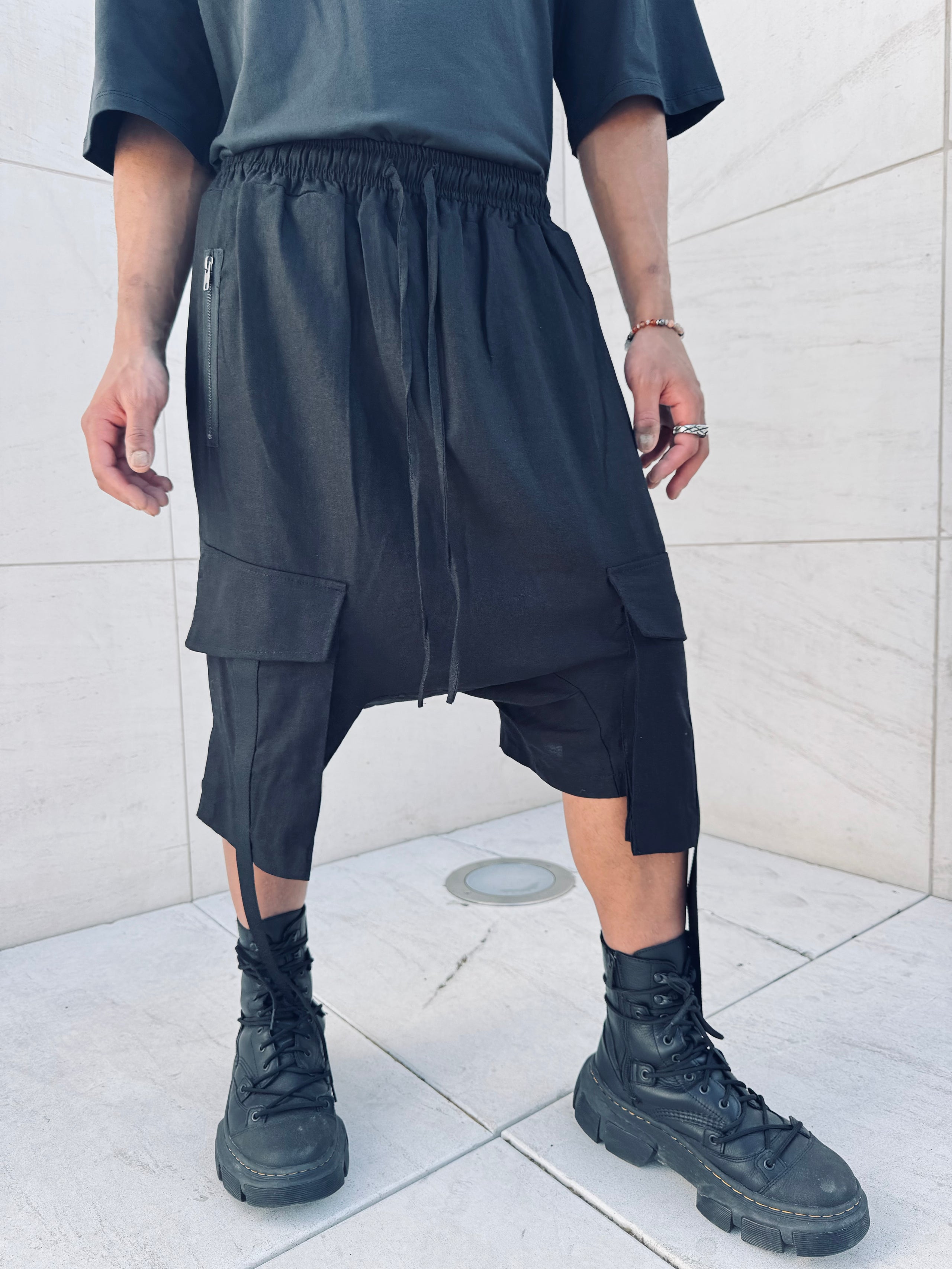 GLITCH                                                                                                                                                                                Pantalone corto unisex in lino - SOLO 3 RIMASTI!