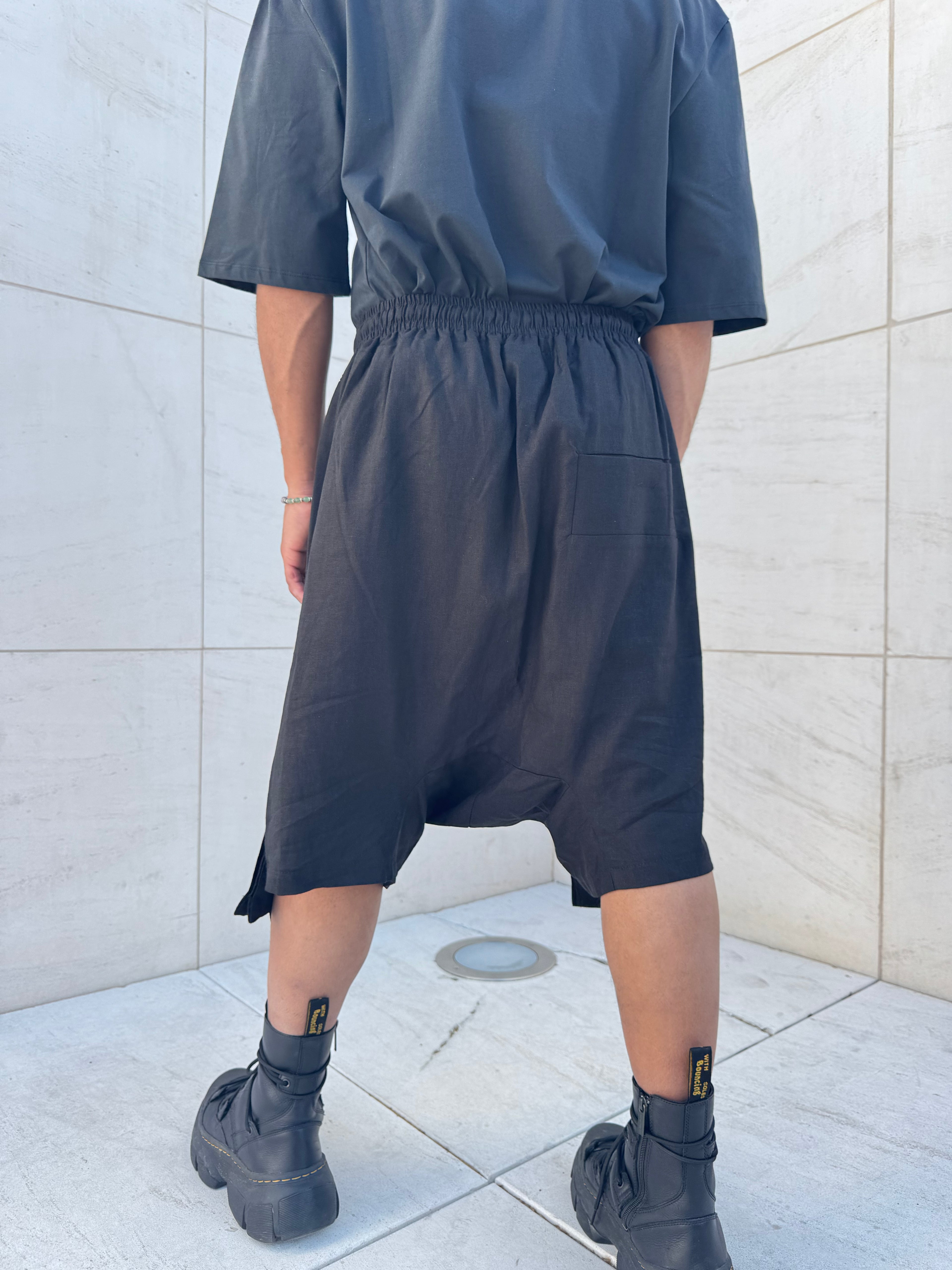 GLITCH                                                                                                                                                                                Pantalone corto unisex in lino - SOLO 3 RIMASTI!