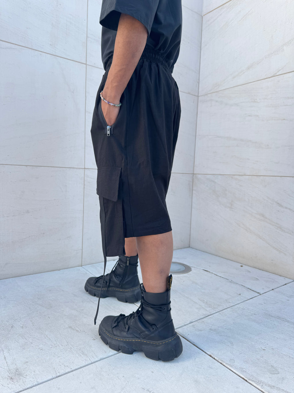 GLITCH                                                                                                                                                                                Pantalone corto unisex in lino - SOLO 3 RIMASTI!