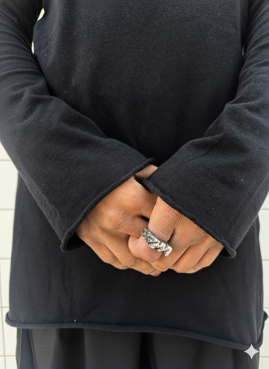 ASYMMETRIC LONG SLEEVE T-SHIRT  