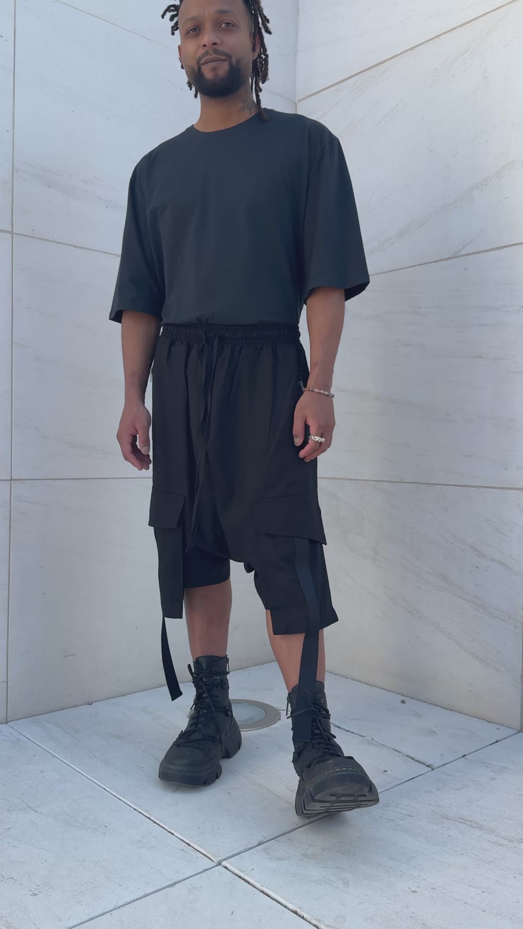 GLITCH                                                                                                                                                                                Pantalone corto unisex in lino - SOLO 3 RIMASTI!